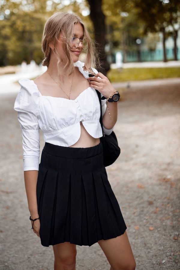 FASARDI Krátká plisovaná černá sukně