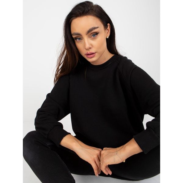 Fashionhunters Black sweatshirt without a hood with a round neckline from Remy