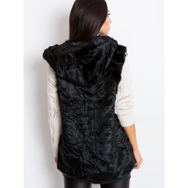 Fashionhunters Black vest made of faux fur