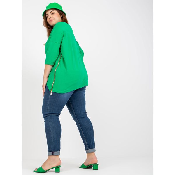 Fashionhunters Green cotton plus size blouse with an applique