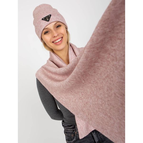 Fashionhunters Light pink women's winter set with a scarf