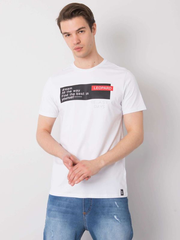 Fashionhunters LIWALI Biała bawełniana koszulka męska
