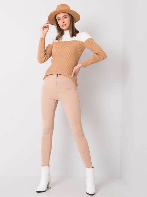 Fashionhunters RUE PARIS Beżowe spodnie w dopasowanym kolorze