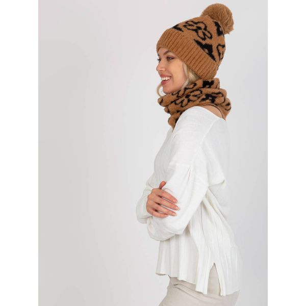 Fashionhunters Women's camel and black winter hat with patterns