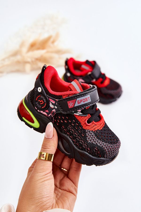 Kesi Children's sports shoes Velcro Black and red Lillo