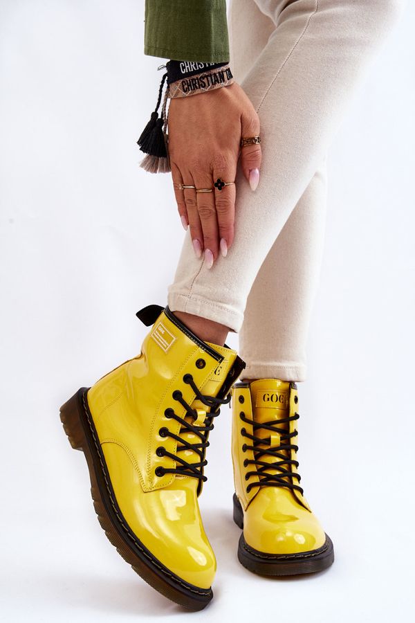 Kesi Women's Patent Shoes Insulated GOE II2N404 Yellow