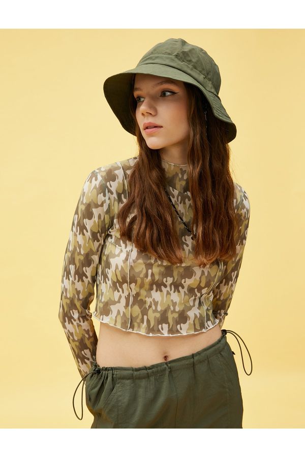 Koton Koton Aslıhan Malbora X - Camouflage Patterned Crop T-Shirt
