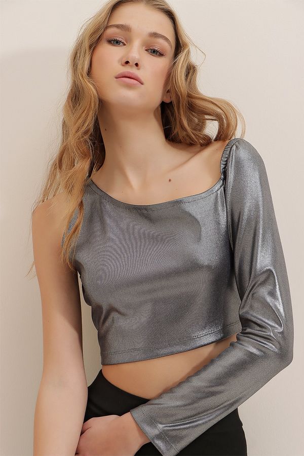 Trend Alaçatı Stili Trend Alaçatı Stili Women's Lame Asymmetrical Collar One-Shoulder Metallic Crop Blouse